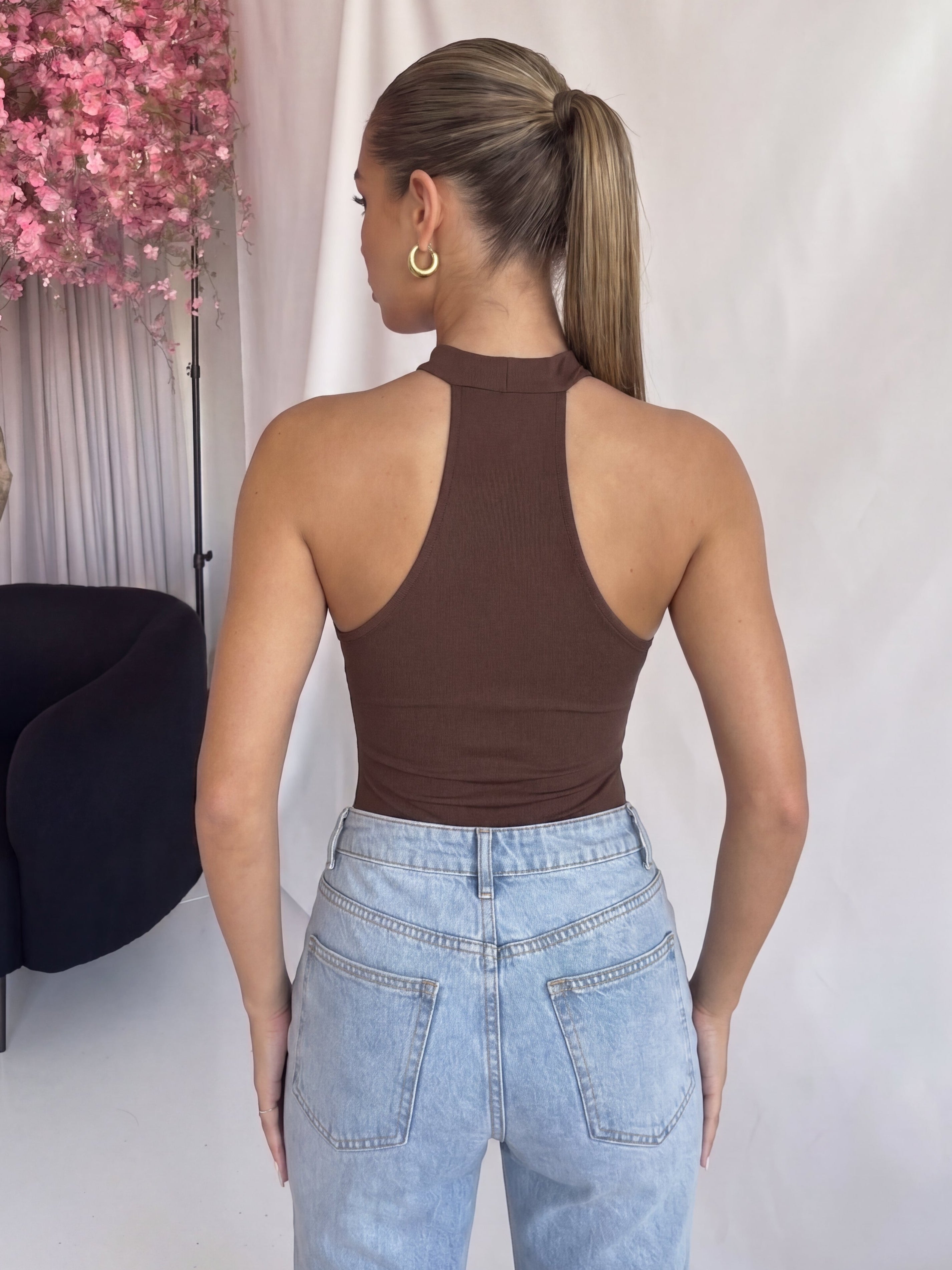 LAEL - body marrone con scollo a goccia