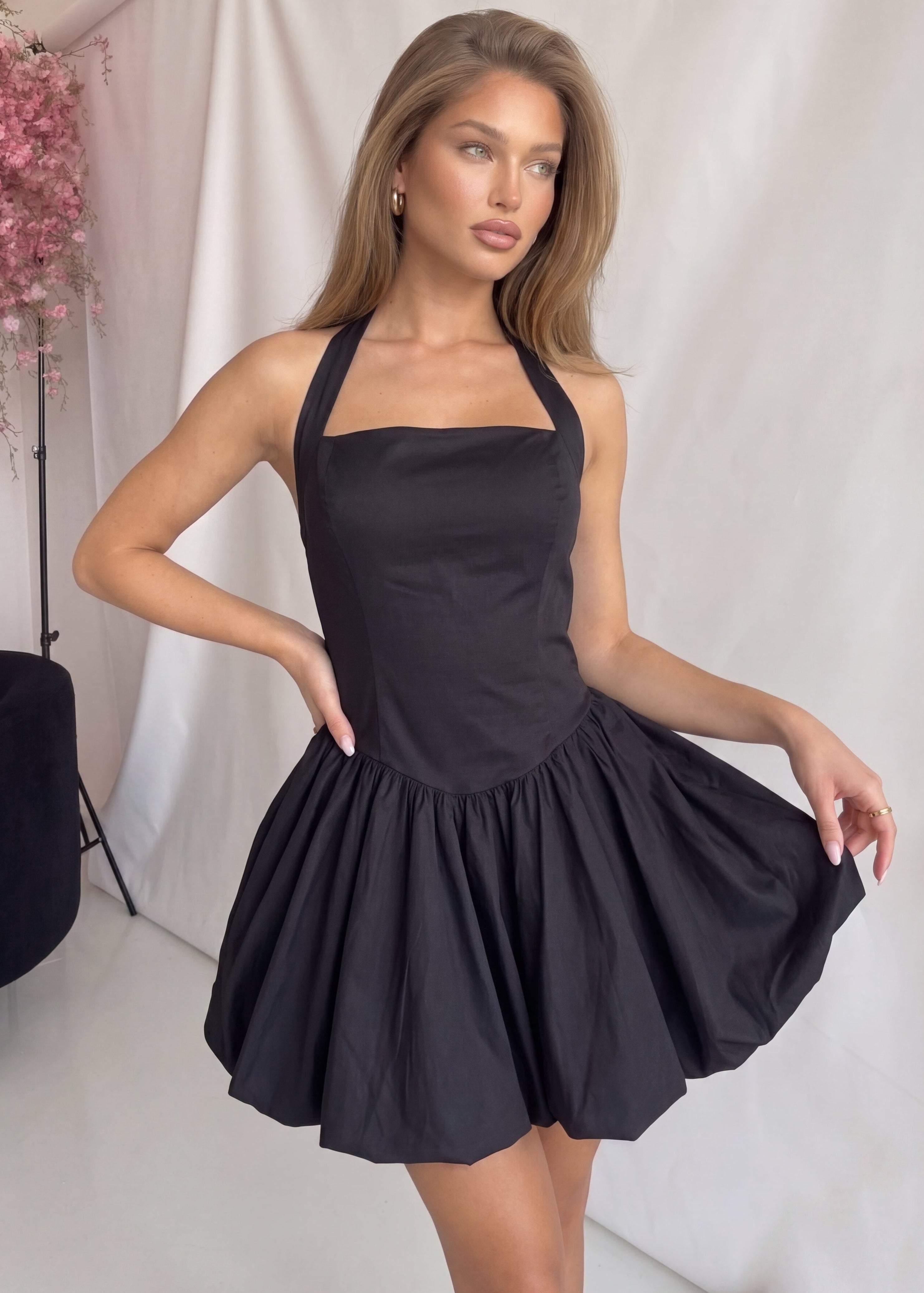 MAGDA - abito mini in nero con gonna ampia in cotone