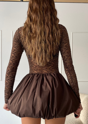 MARINA - vestito mini marrone con gonna a palloncino e top in pizzo