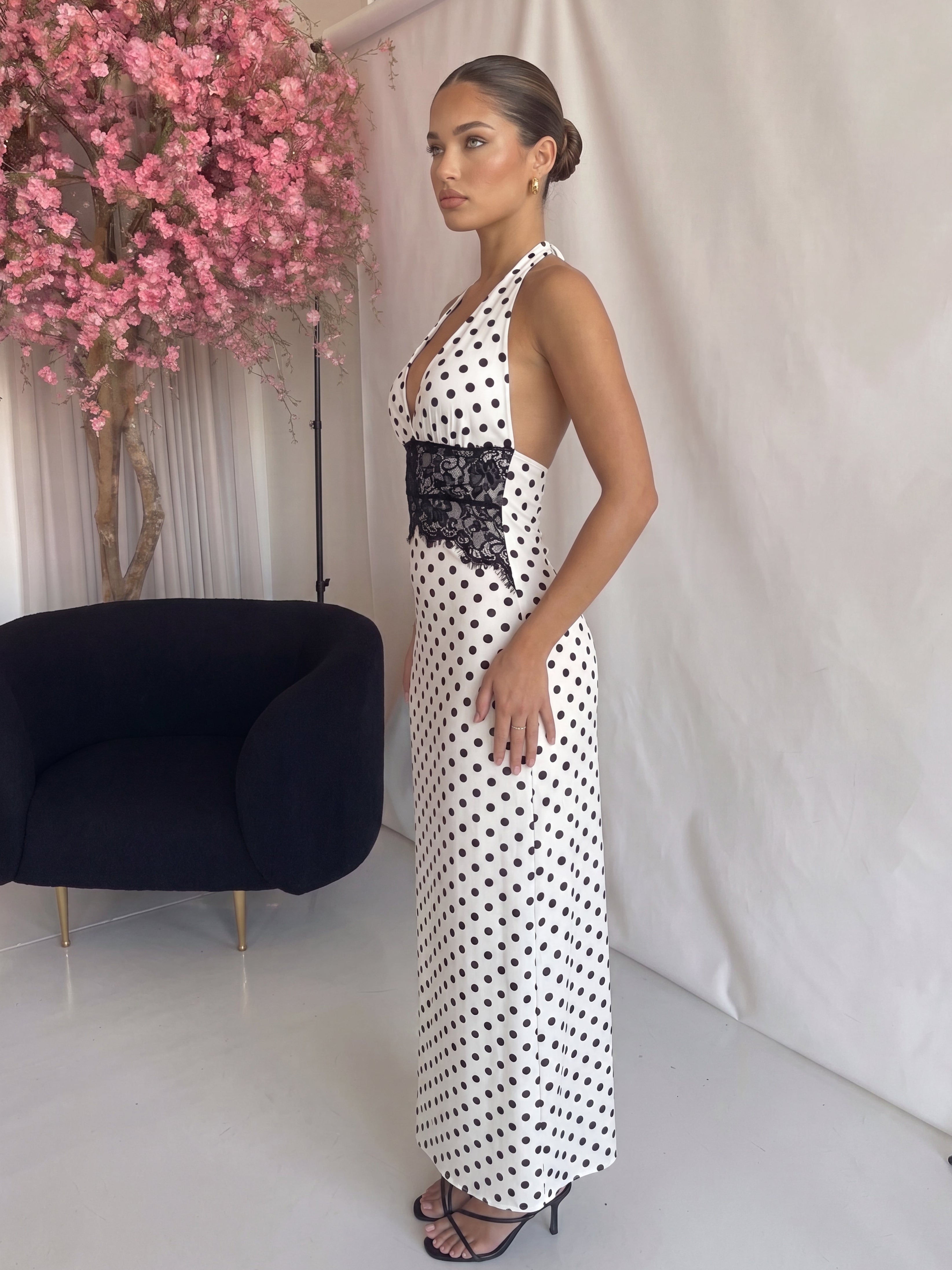 MYRTA - vestito lungo bianco a pois con inserto in pizzo