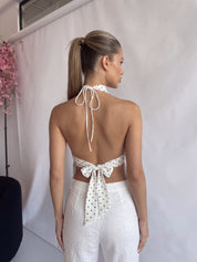 VENNY - top con foulard al collo e schiena scoperta in bianco a pois