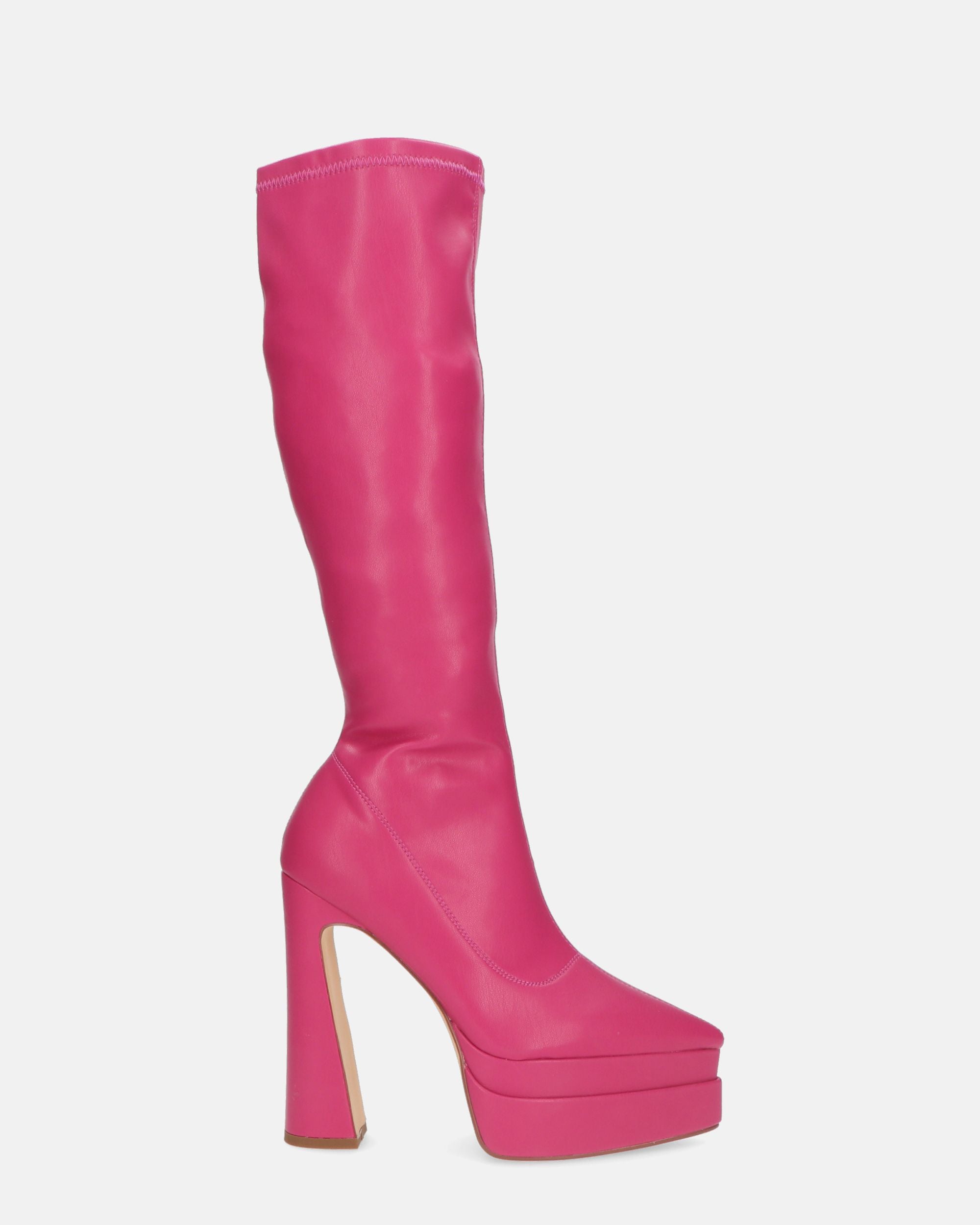 NIKITA - stivali alti in fuchsia PU con platform a punta