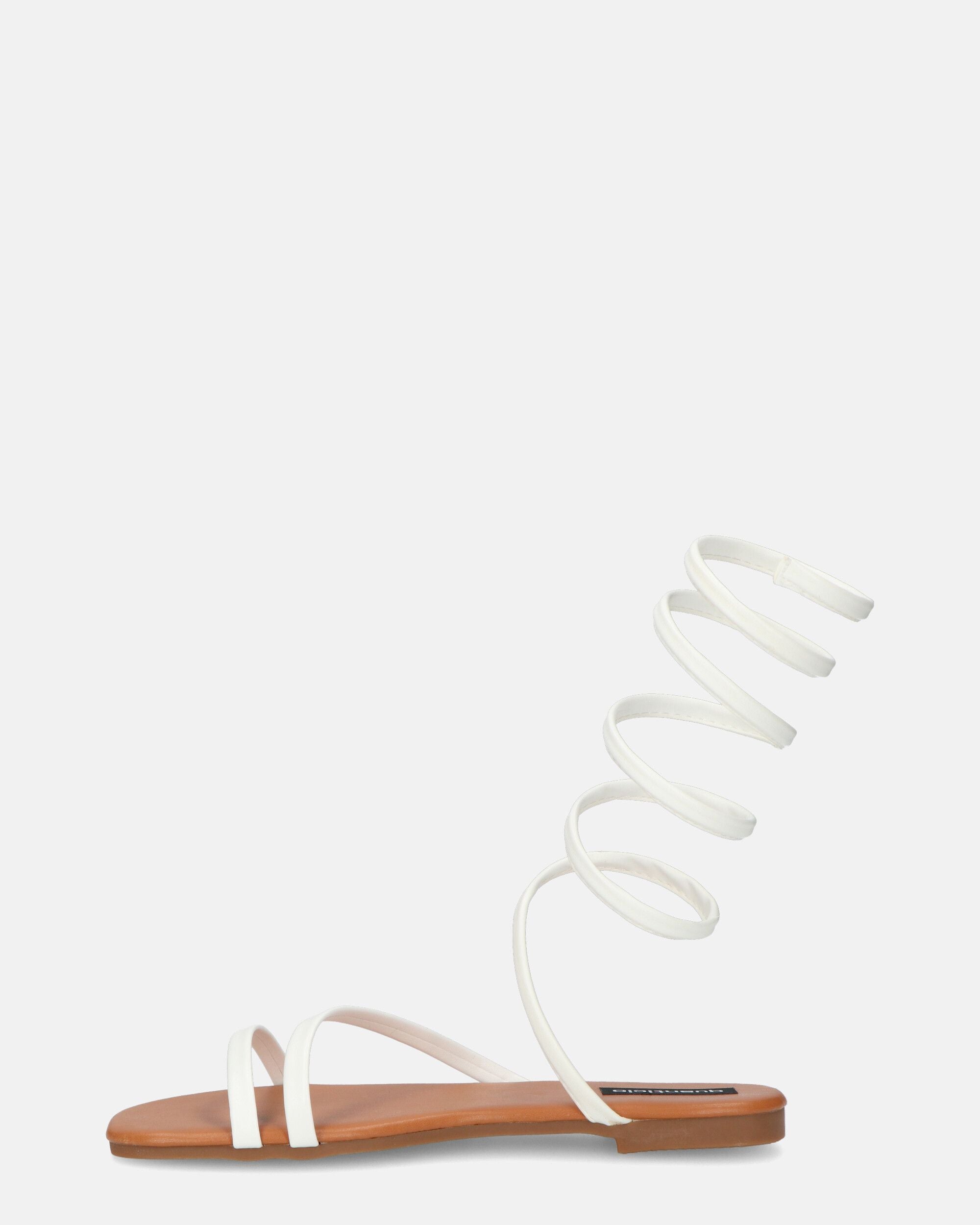 SIENNA - sandali con suola marrone e spirale bianca