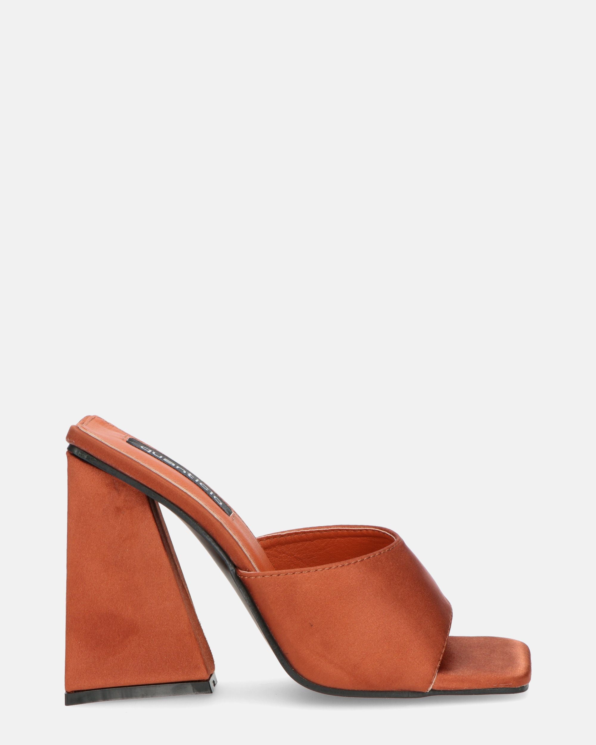 KAMELYA - sandali con tacco squadrato in lycra color rame