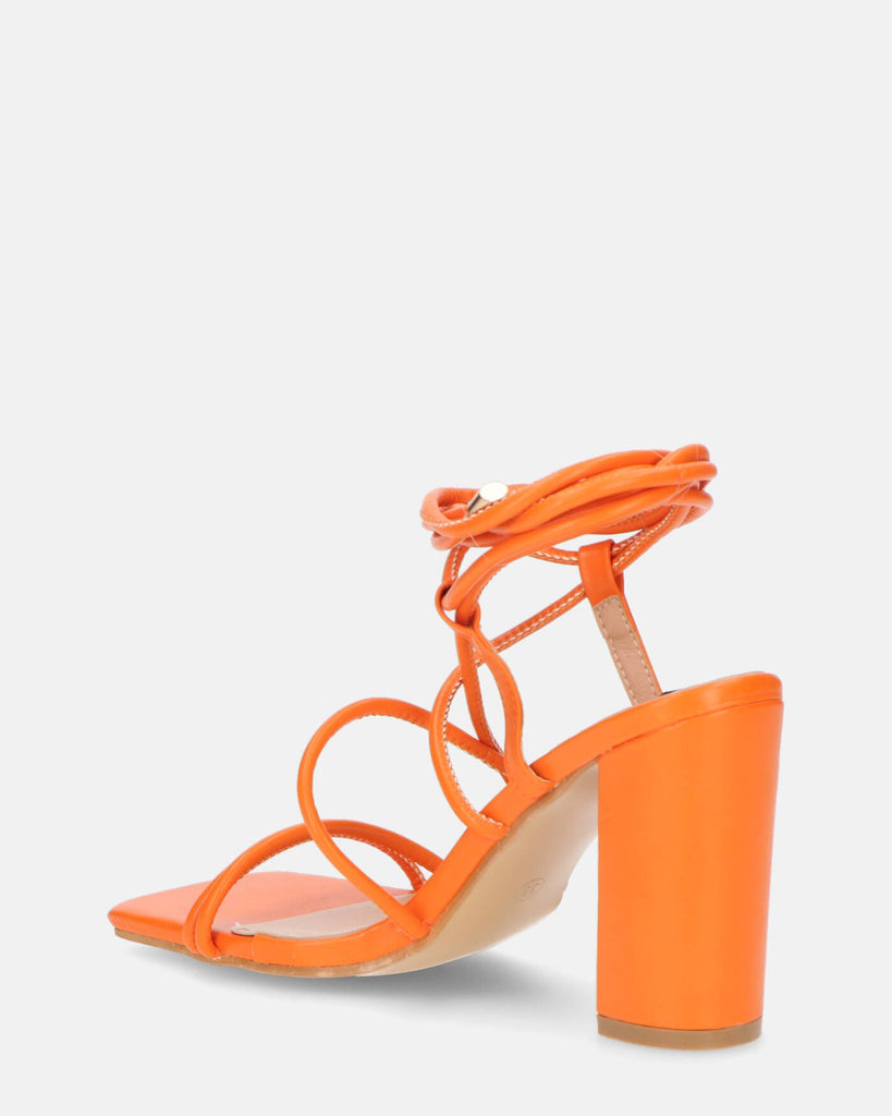 MARISOL - sandali con tacco arancio con lacci
