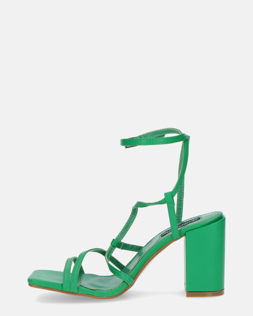 OKSANA - sandali con tacco e cinturino in ecopelle verde