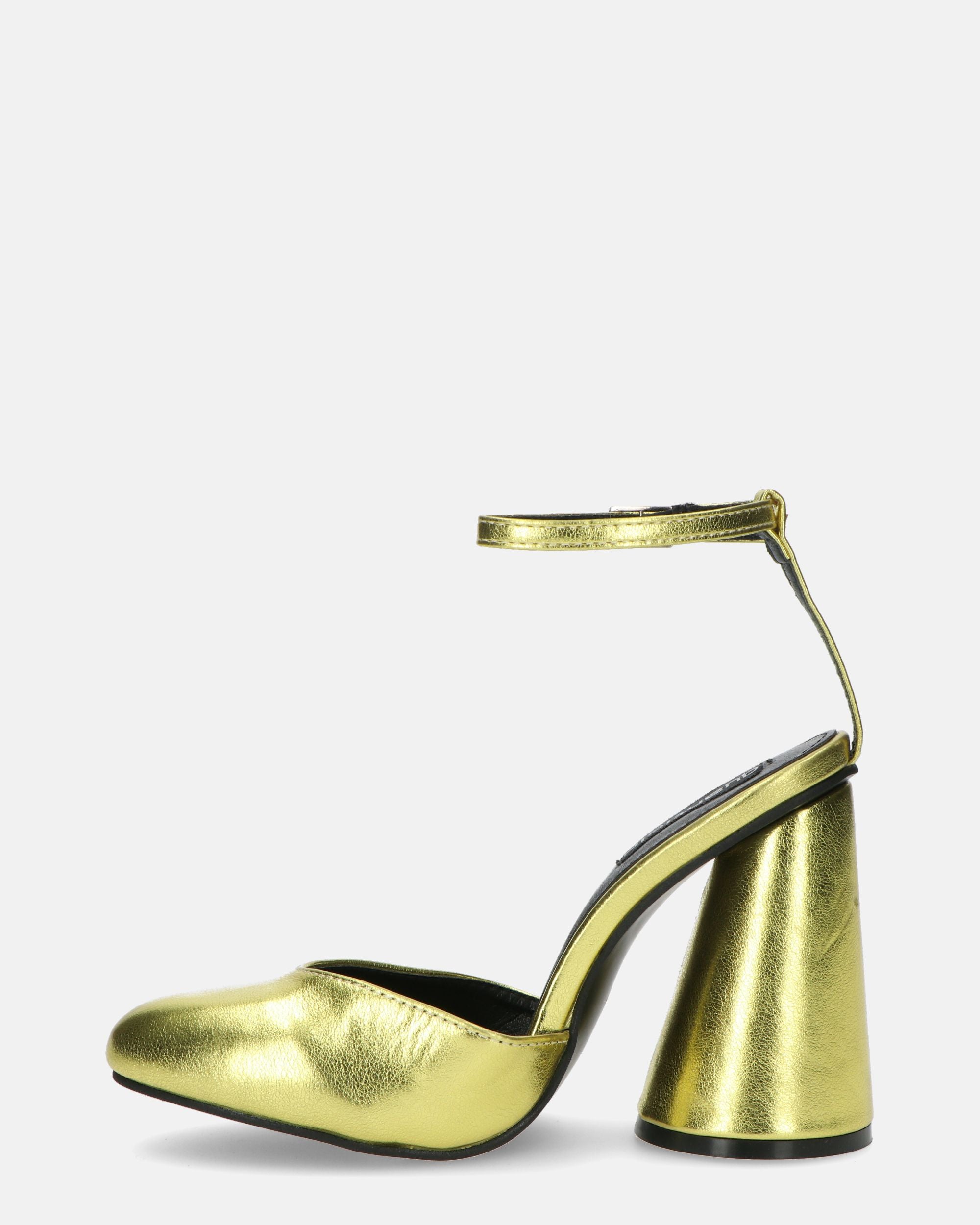 MAYBELLE - sandali in glassy dorato con tacco cilindrico