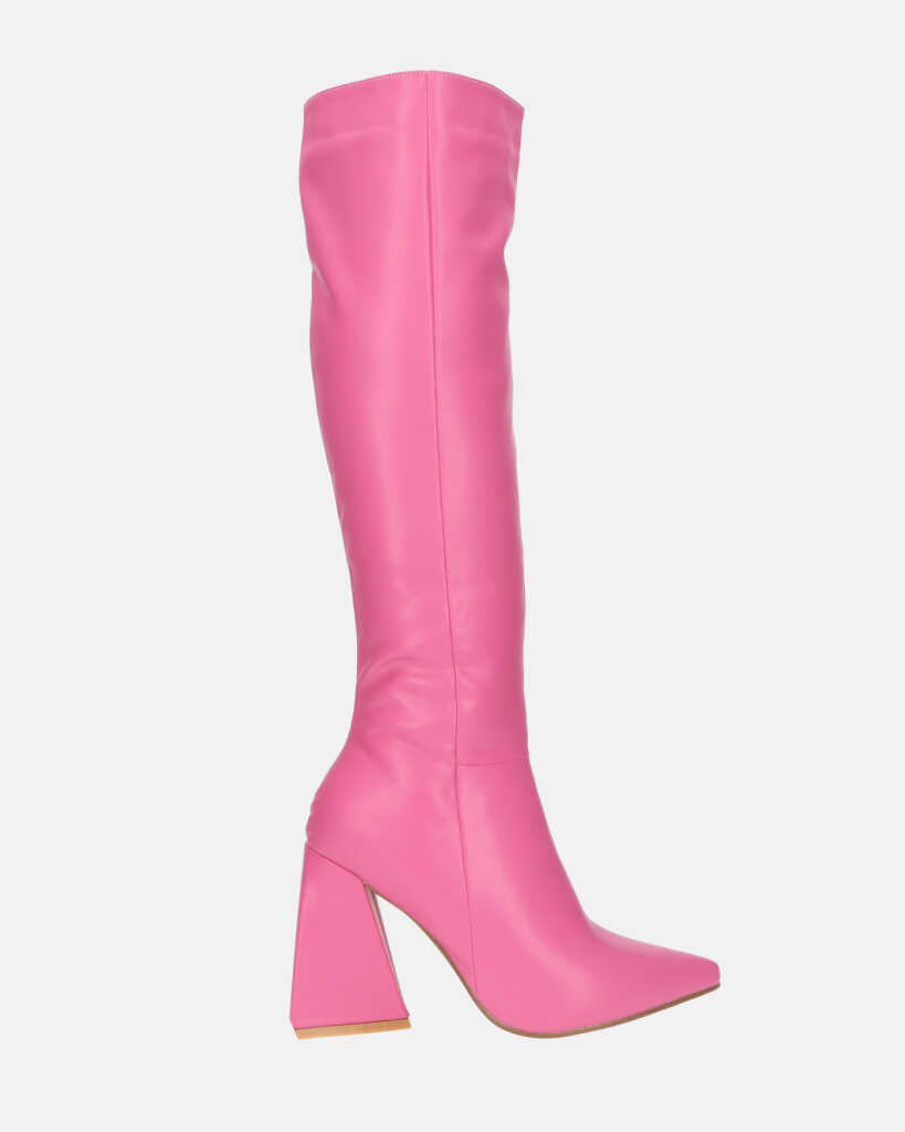 TRUDY - stivali alti con tacco alto in PU fuchsia