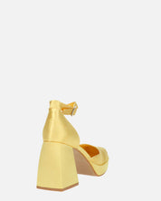 VIDA - scarpe con tacco squadrato in satin giallo