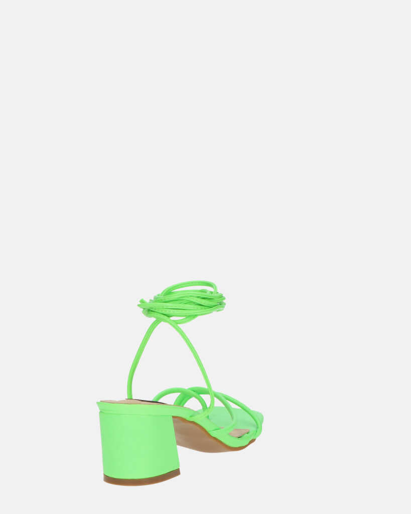 HOARA - sandali con tacco in ecopelle verde