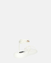 LACEY - sandali infradito bassi bianchi con lacci