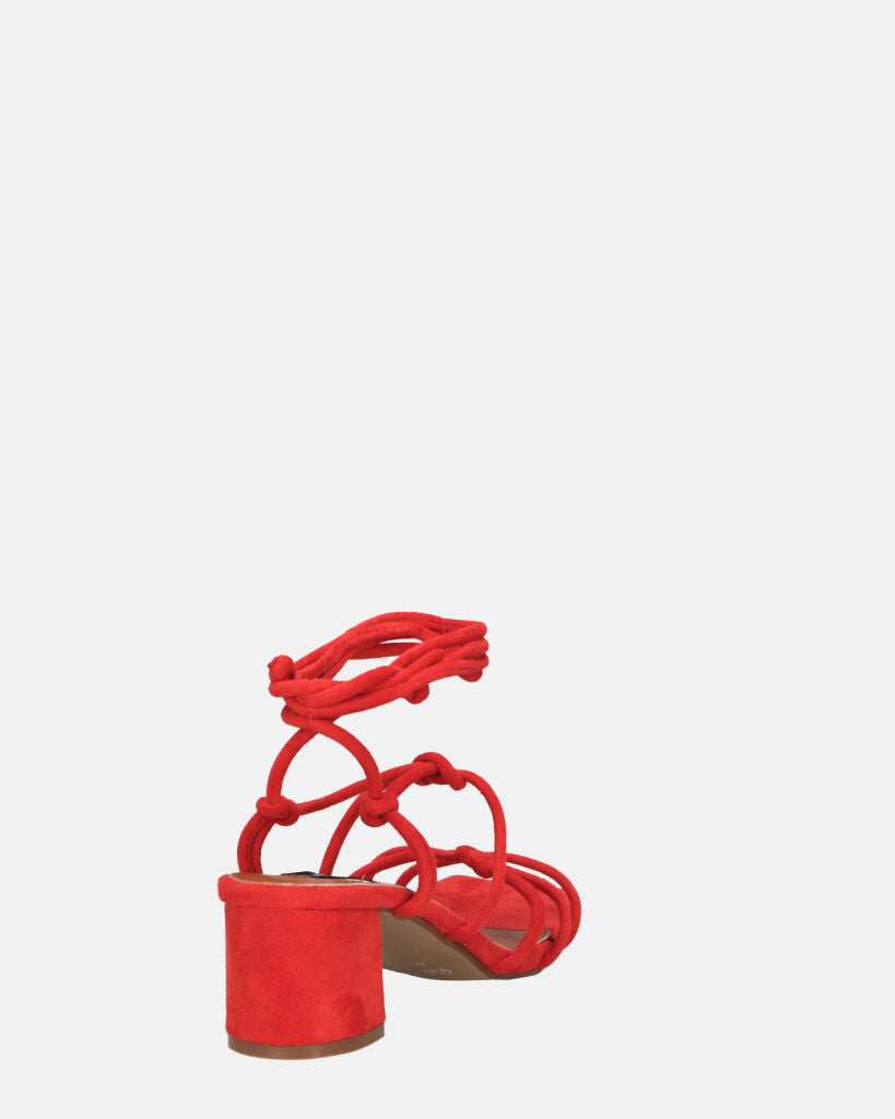 NAKI - sandali in camoscio rosso con tacco e lacci