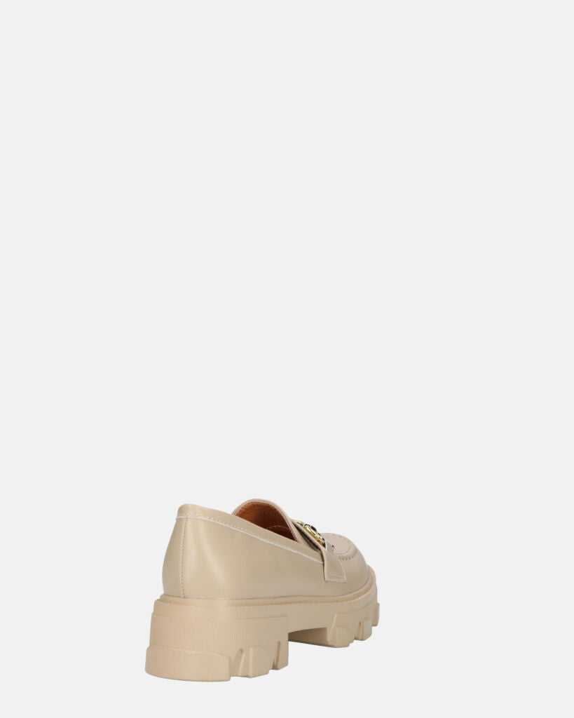 JOCASTA - mocassini beige con fibbia dorata