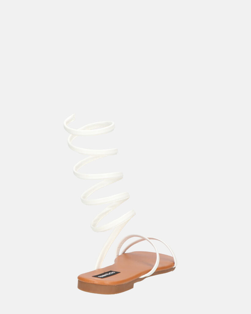 SIENNA - sandali con suola marrone e spirale bianca
