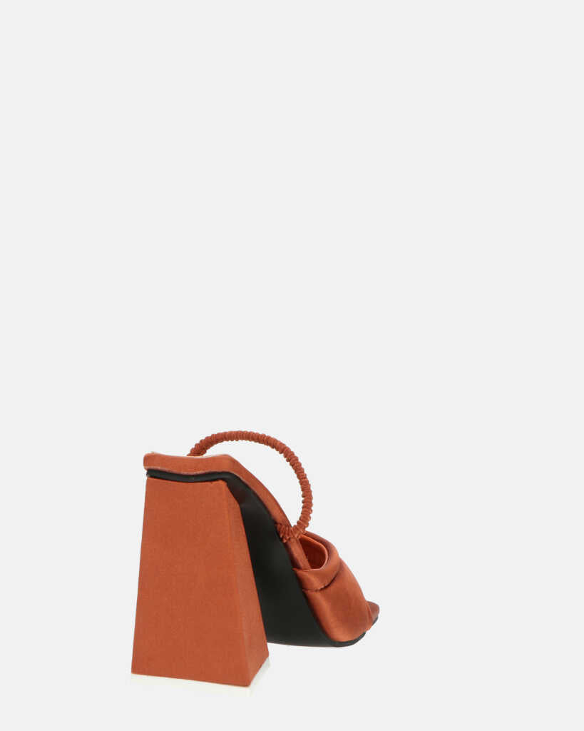 EMMI - sandali con tacco marroni con elastico
