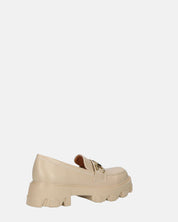 JOCASTA - mocassini beige con fibbia dorata