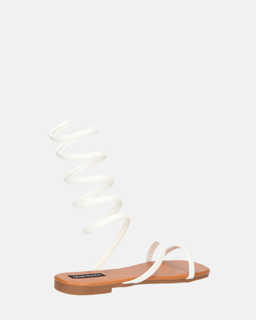 SIENNA - sandali con suola marrone e spirale bianca