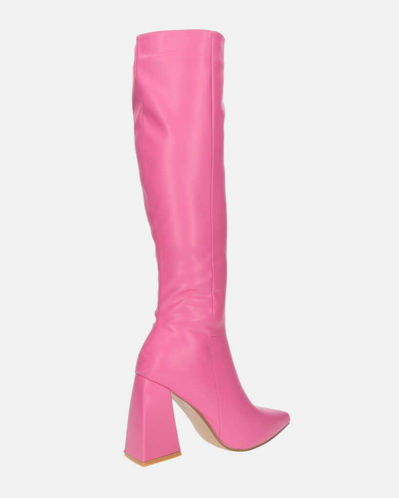 TRUDY - stivali alti con tacco alto in PU fuchsia