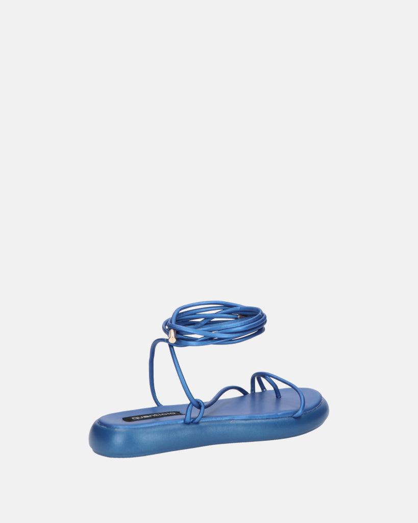LACEY - sandali infradito bassi blu con lacci