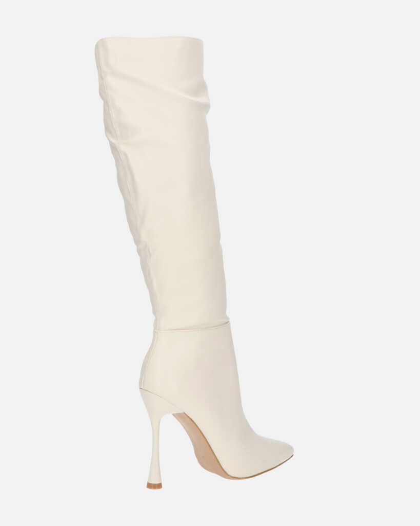 KAYLA - stivali alti con tacco in PU beige e cerniera laterale