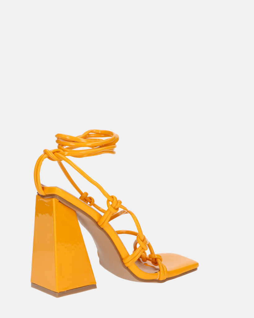 NURAY - sandali con tacco alto in glassy arancione con lacci