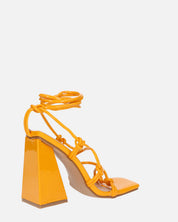 NURAY - sandali con tacco alto in glassy arancione con lacci