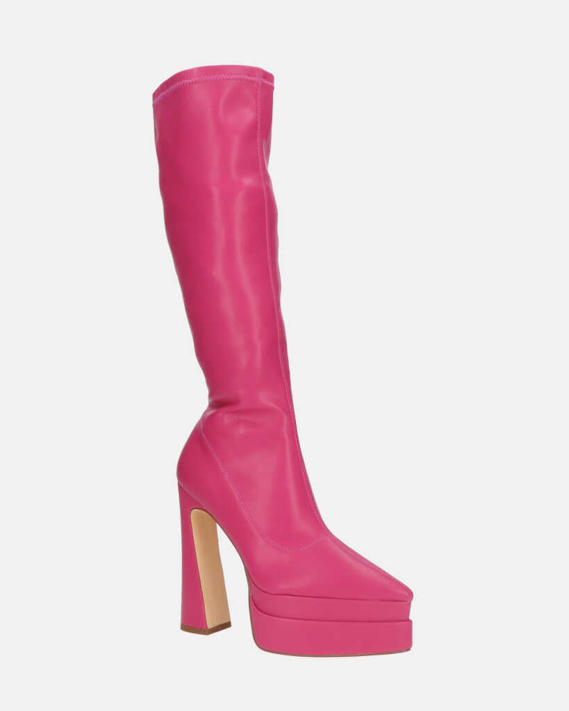 NIKITA - stivali alti in fuchsia PU con platform a punta