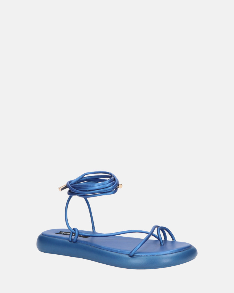 LACEY - sandali infradito bassi blu con lacci
