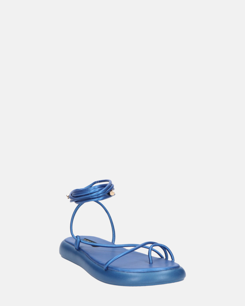 LACEY - sandali infradito bassi blu con lacci