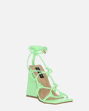 NURAY - sandali con tacco alto in glassy verde con lacci