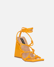 NURAY - sandali con tacco alto in glassy arancione con lacci