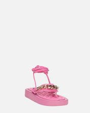 AURA - sandali bassi rosa con catena dorata e lacci