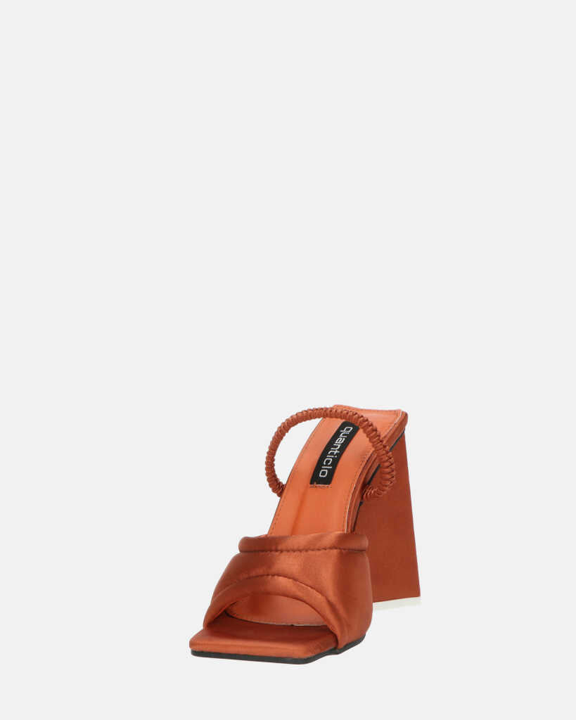 EMMI - sandali con tacco marroni con elastico