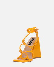 NURAY - sandali con tacco alto in glassy arancione con lacci