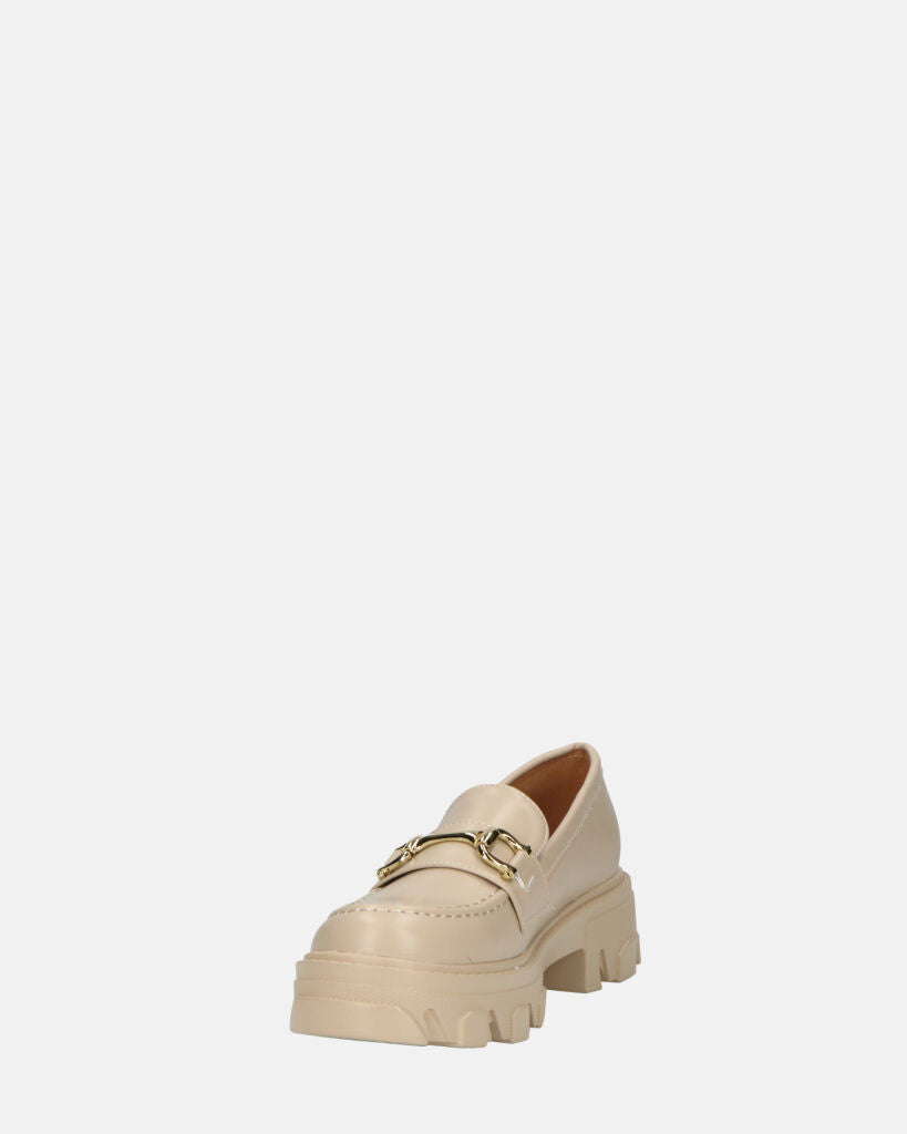 JOCASTA - mocassini beige con fibbia dorata