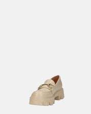 JOCASTA - mocassini beige con fibbia dorata