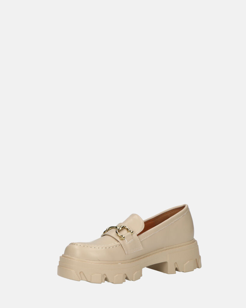 JOCASTA - mocassini beige con fibbia dorata