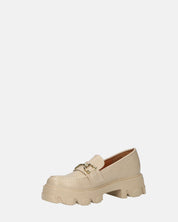 JOCASTA - mocassini beige con fibbia dorata