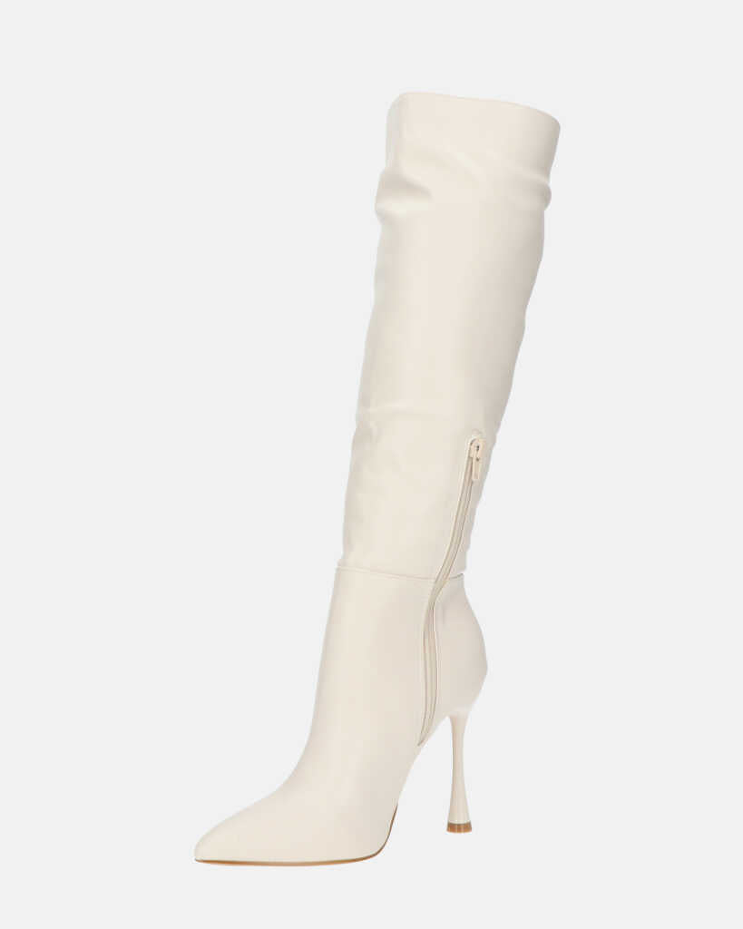 KAYLA - stivali alti con tacco in PU beige e cerniera laterale