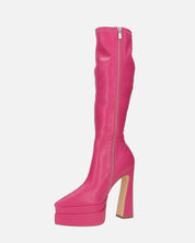 NIKITA - stivali alti in fuchsia PU con platform a punta