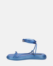 LACEY - sandali infradito bassi blu con lacci