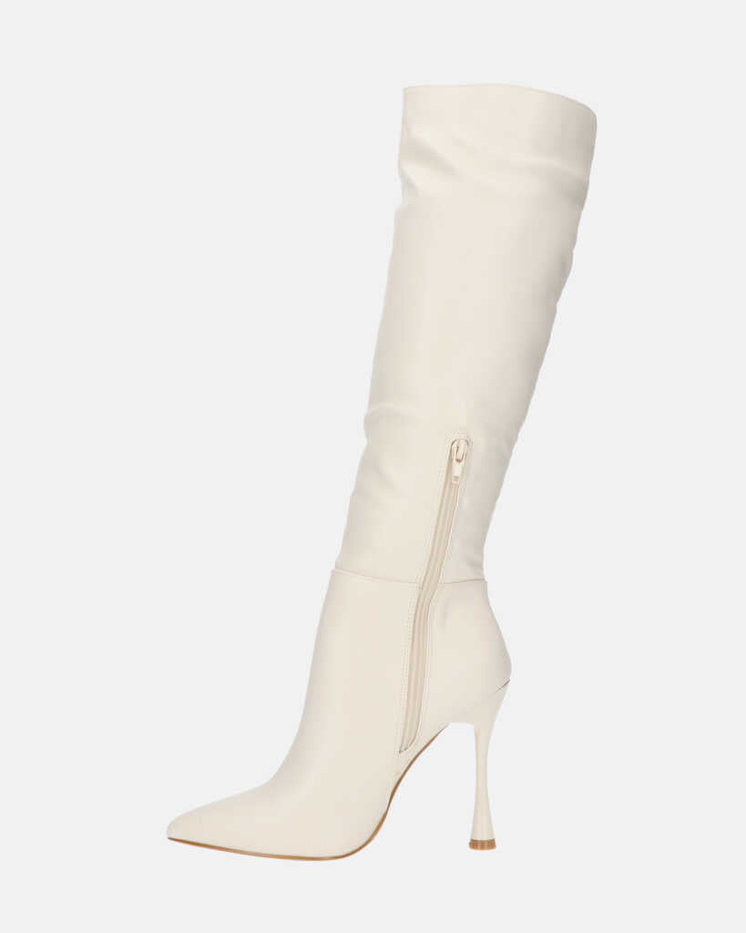 KAYLA - stivali alti con tacco in PU beige e cerniera laterale