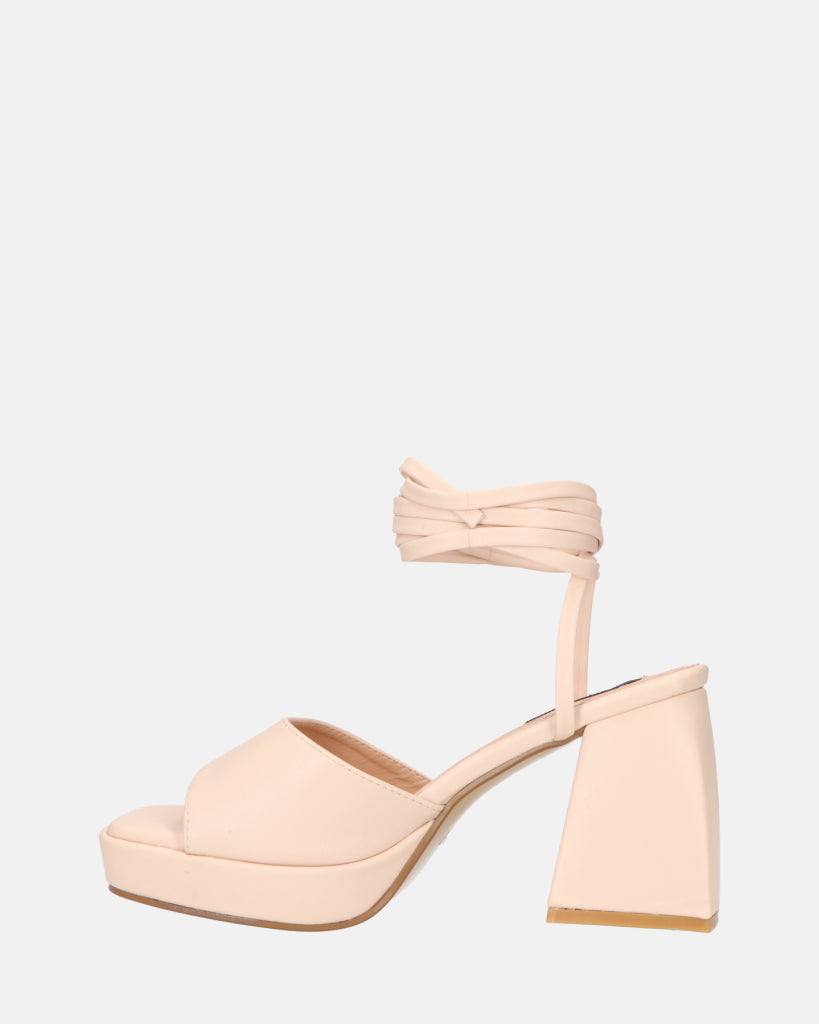 TOMI - sandali beige con lacci e tacco squadrato