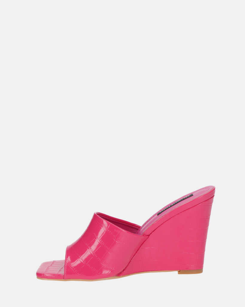 MARGHERITA - sandales compensées en glassy fuchsia crocodile