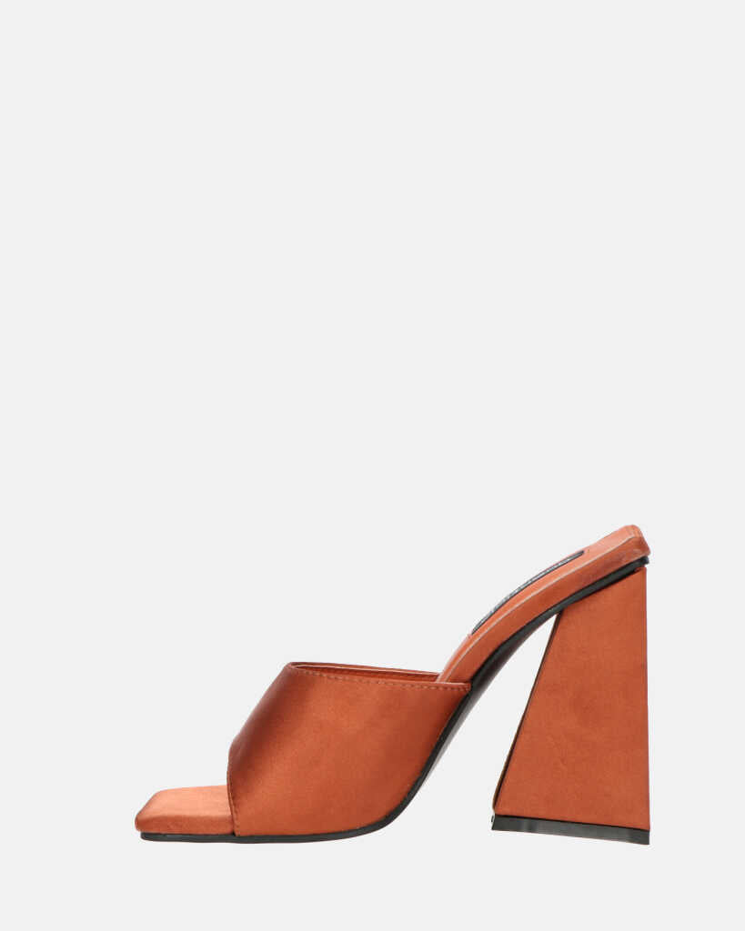 KAMELYA - sandali con tacco squadrato in lycra color rame