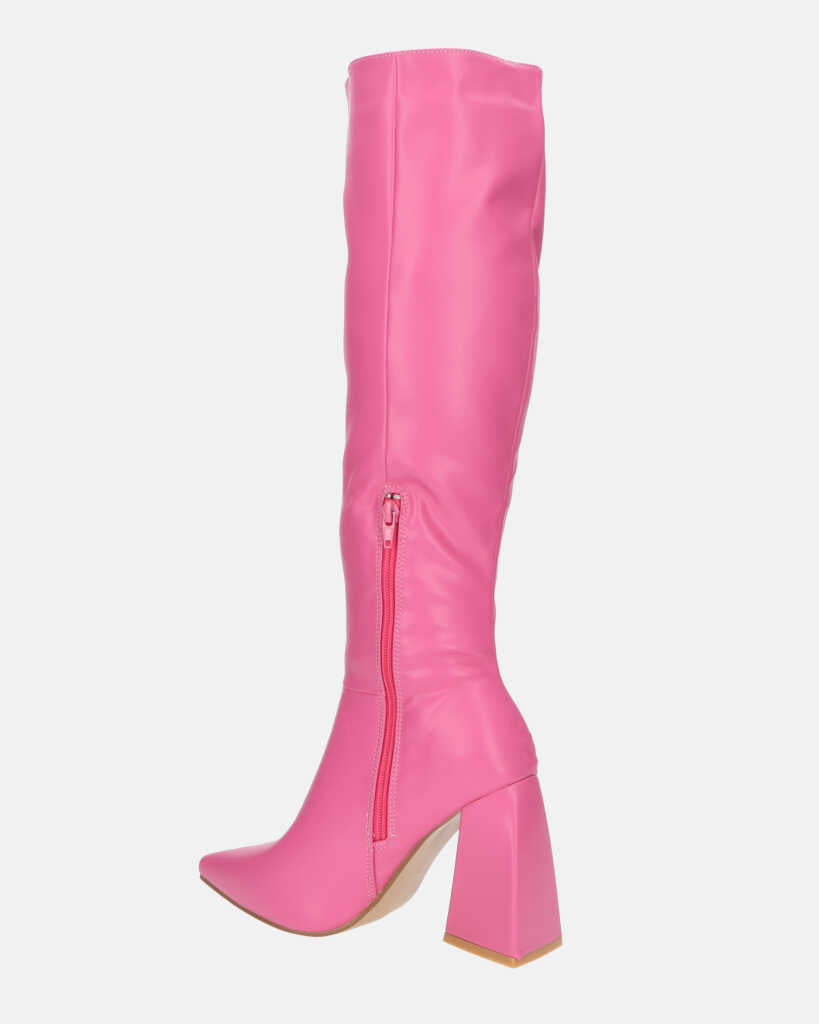 TRUDY - stivali alti con tacco alto in PU fuchsia