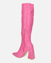 TRUDY - stivali alti con tacco alto in PU fuchsia