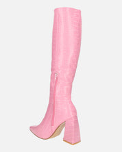 TRUDY - stivali alti con tacco alto in PU rosa con trama coccodrillo