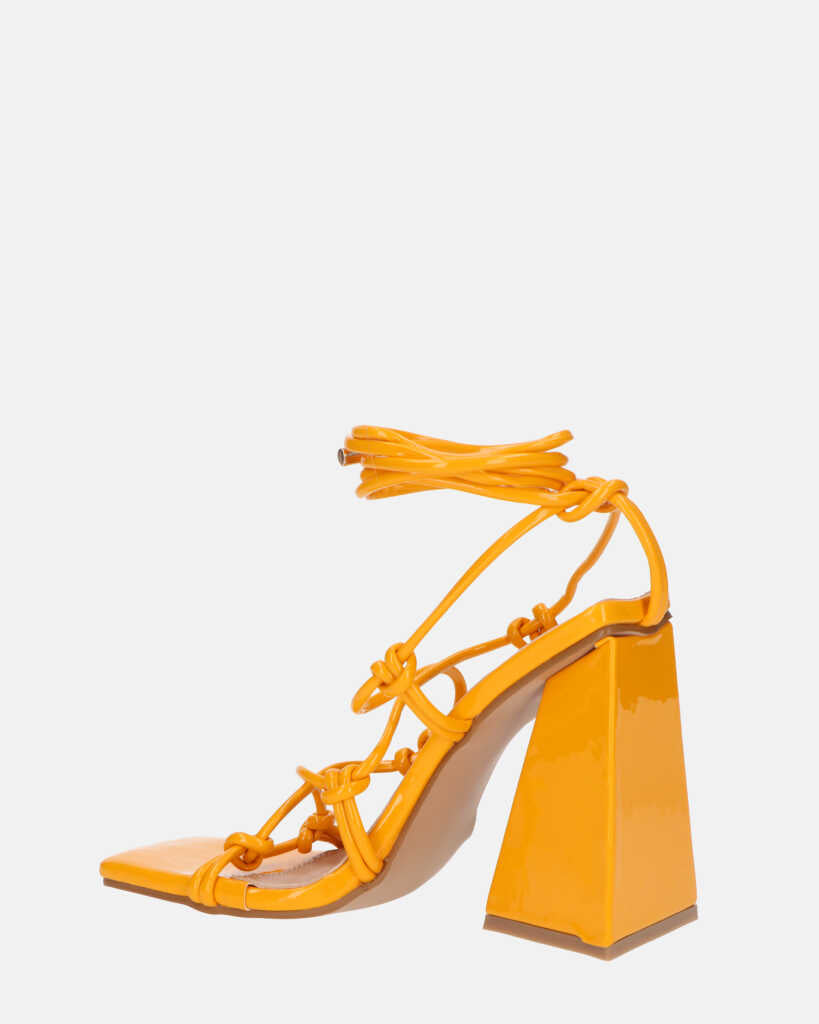 NURAY - sandali con tacco alto in glassy arancione con lacci
