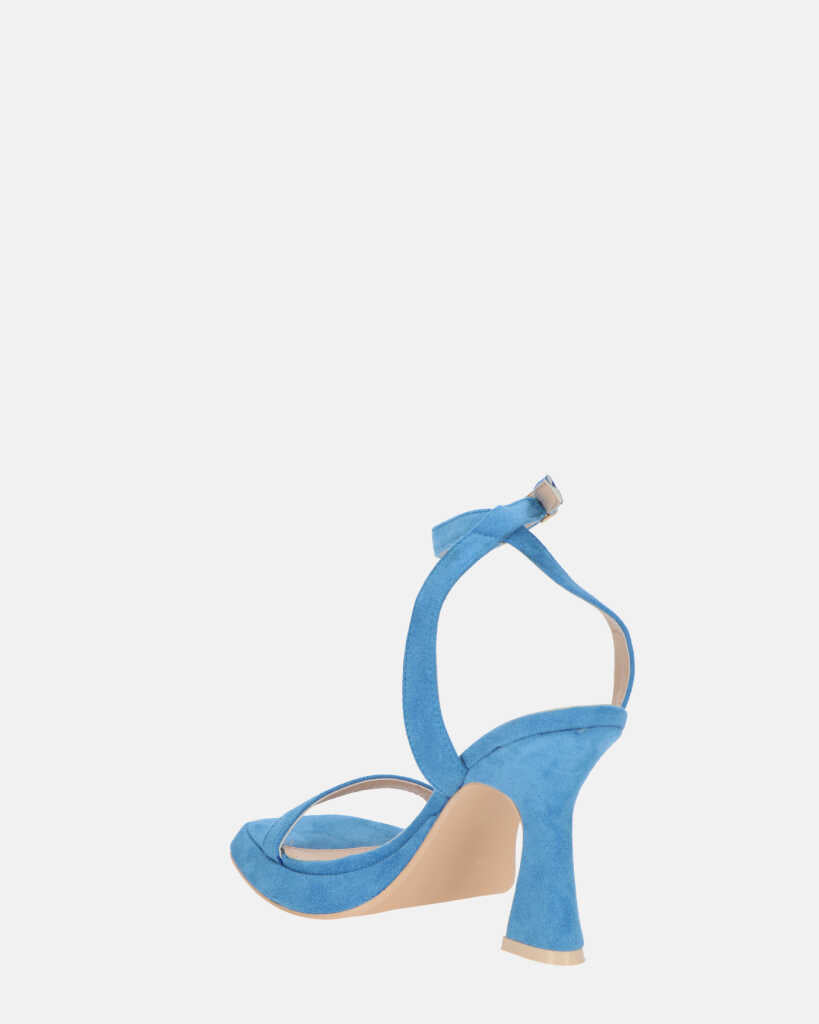 INDIA - sandali con tacco in camoscio azzurro con suola beige